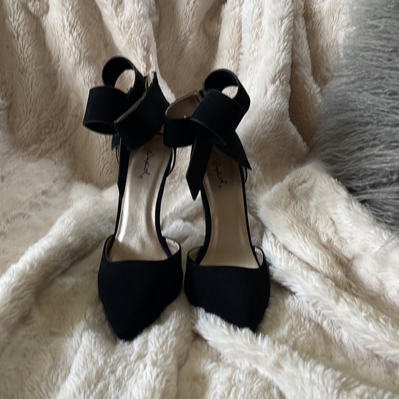 Black Suede Heels with Bow - Picture 2 of 3